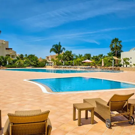 7 Boa Nova - Immaculately Presented Townhouse