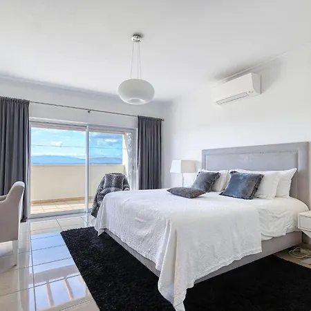 7 Boa Nova - Immaculately Presented Townhouse 別荘 フェラグド