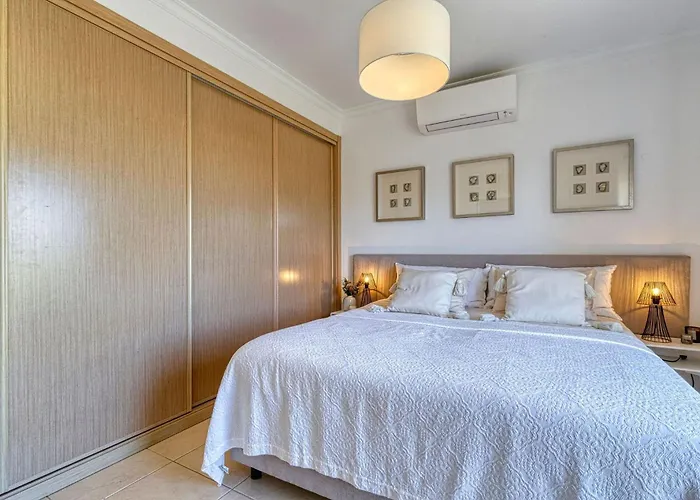 Nyaraló 7 Boa Nova - Immaculately Presented Townhouse Ferragudo
