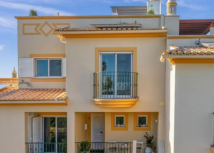 7 Boa Nova - Immaculately Presented Townhouse * Ferragudo