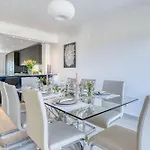 7 Boa Nova - Immaculately Presented Townhouse Prázdninový dům *