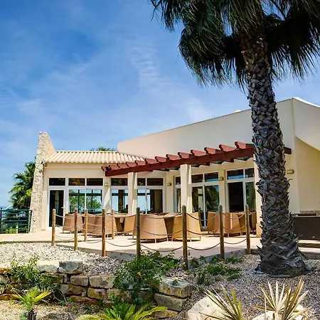 7 Boa Nova - Immaculately Presented Townhouse Ferragudo (Faro)