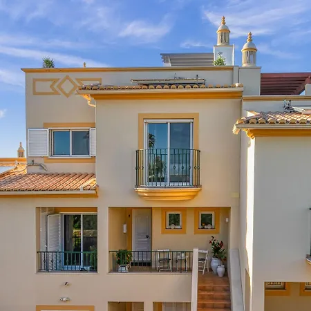 7 Boa Nova - Immaculately Presented Townhouse * Ferragudo (Faro)