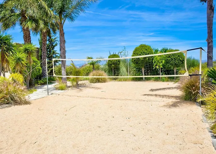 7 Boa Nova - Immaculately Presented Townhouse * Ferragudo (Faro)