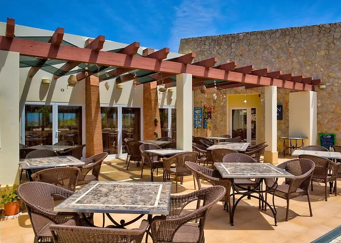 Vakantiehuis 7 Boa Nova - Immaculately Presented Townhouse