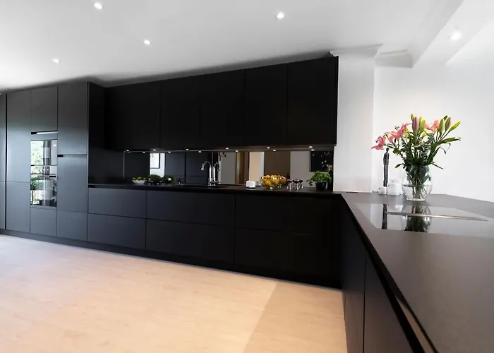 7 Boa Nova - Immaculately Presented Townhouse *