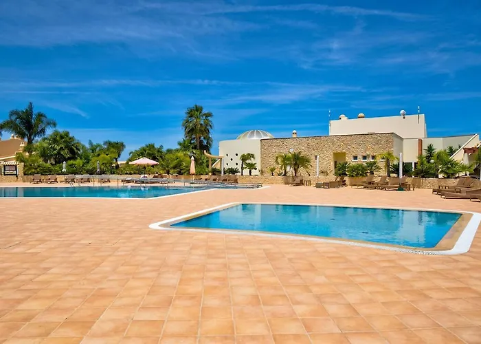 Vakantiehuis 7 Boa Nova - Immaculately Presented Townhouse *