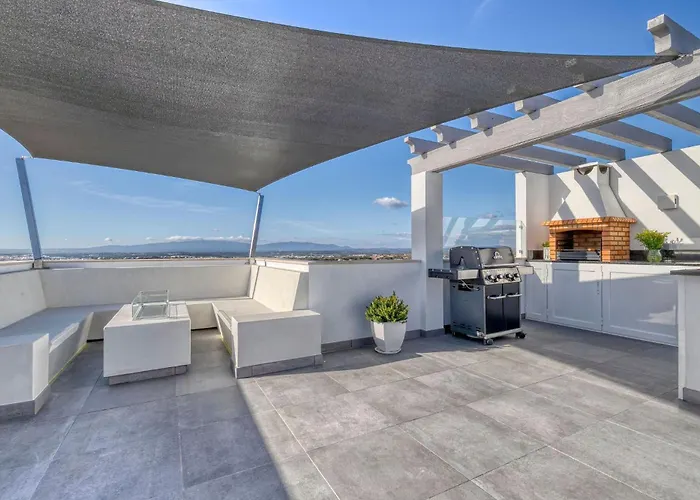 7 Boa Nova - Immaculately Presented Townhouse Vakantiehuis