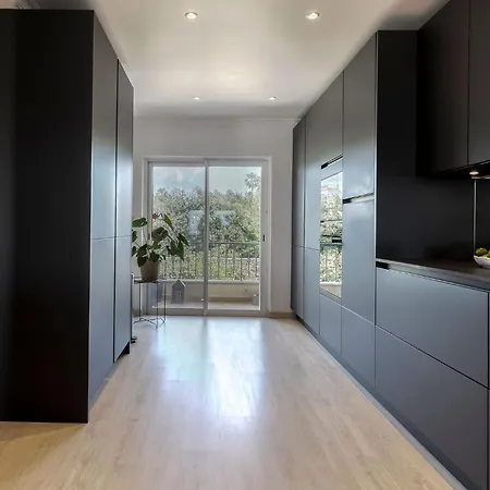 7 Boa Nova - Immaculately Presented Townhouse Ferragudo
