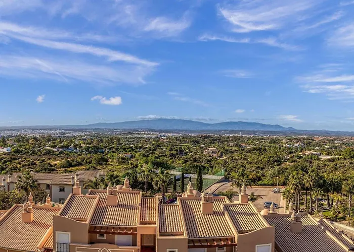 Dom wakacyjny 7 Boa Nova - Immaculately Presented Townhouse *