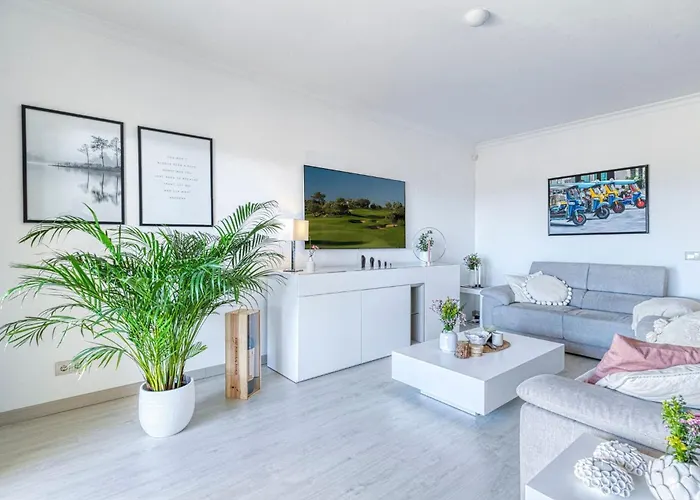 7 Boa Nova - Immaculately Presented Townhouse